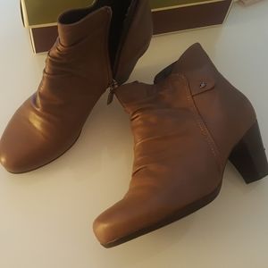 Naturalizer leather booties